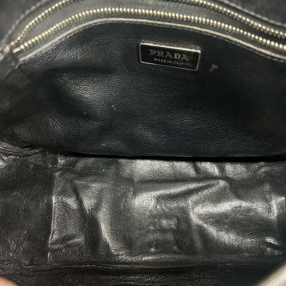 Vintage Prada Vacchetta messenger ❤️leather tin & out - Picture 8 of 15